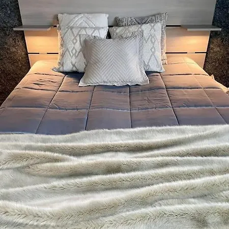 Spacious City Centre Apartment , Sauna 로바니에미